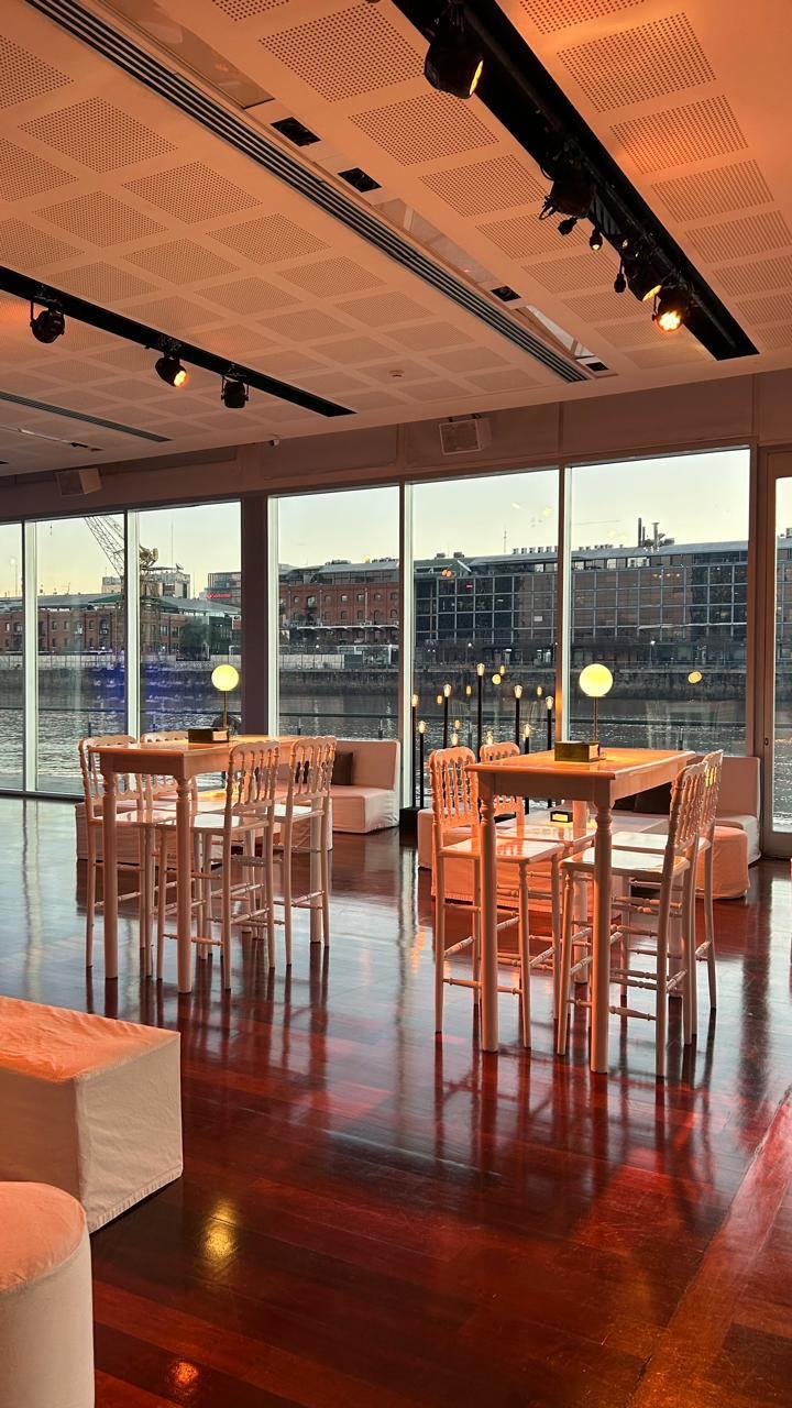 Madero Walk interior