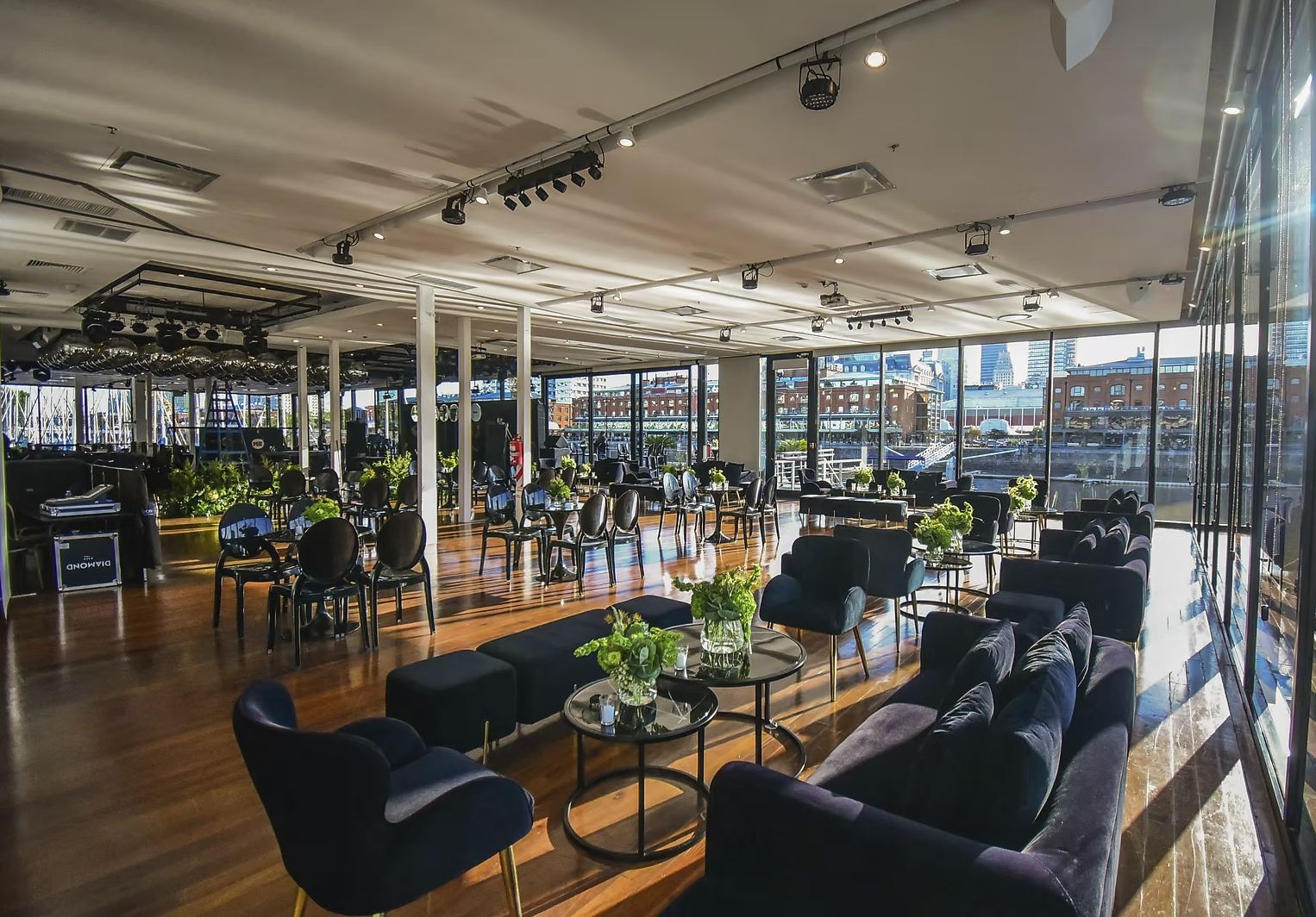 Yacht Club interior
